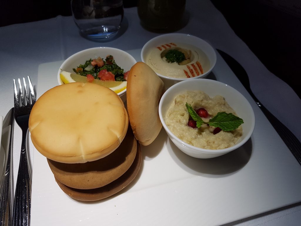 Klasa Biznes Qatar Airways A380 – Arabic Mezze